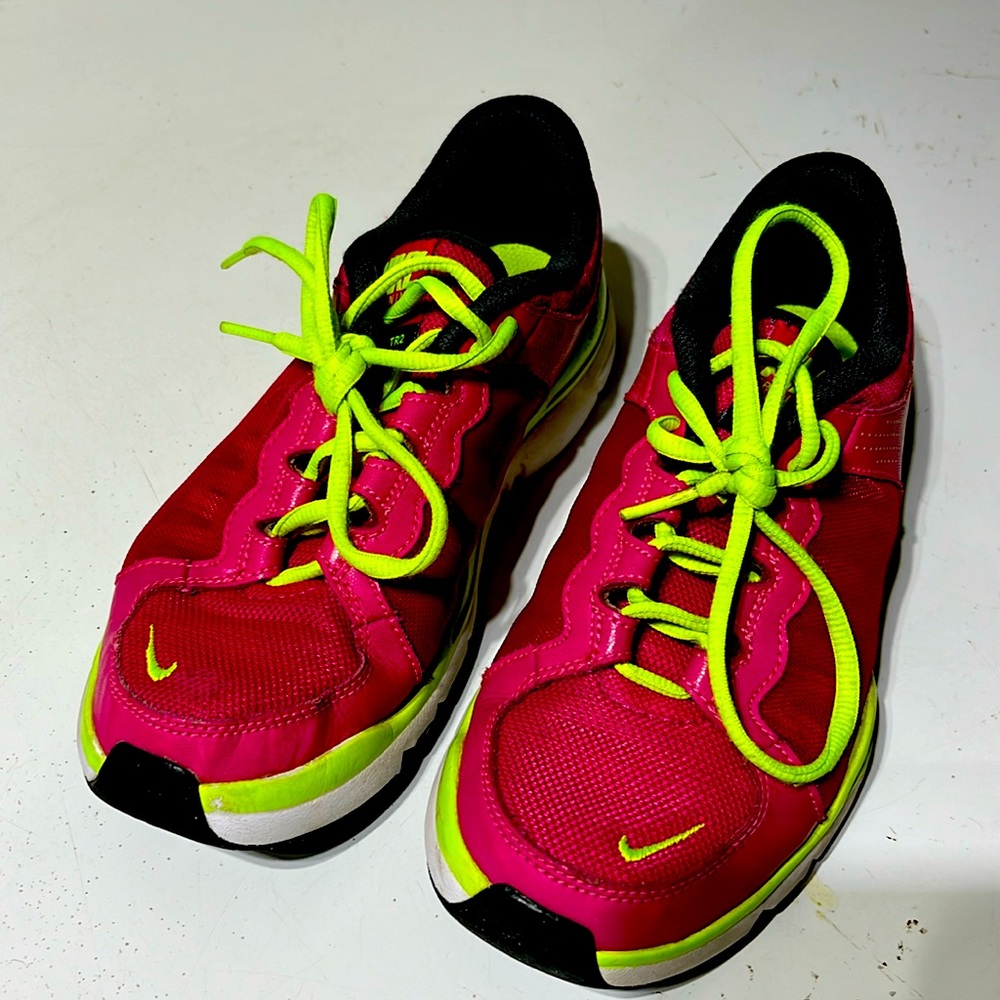 Nike tennis shoes